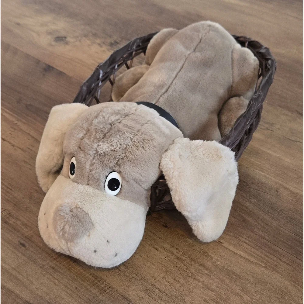 Vintage 1985 Animal Playthings Inc Plush Dog with Woven Basket Tan Puppy Korea